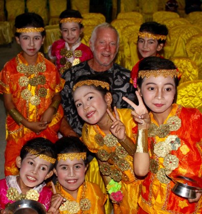 INDO Selayar Tim and Girls