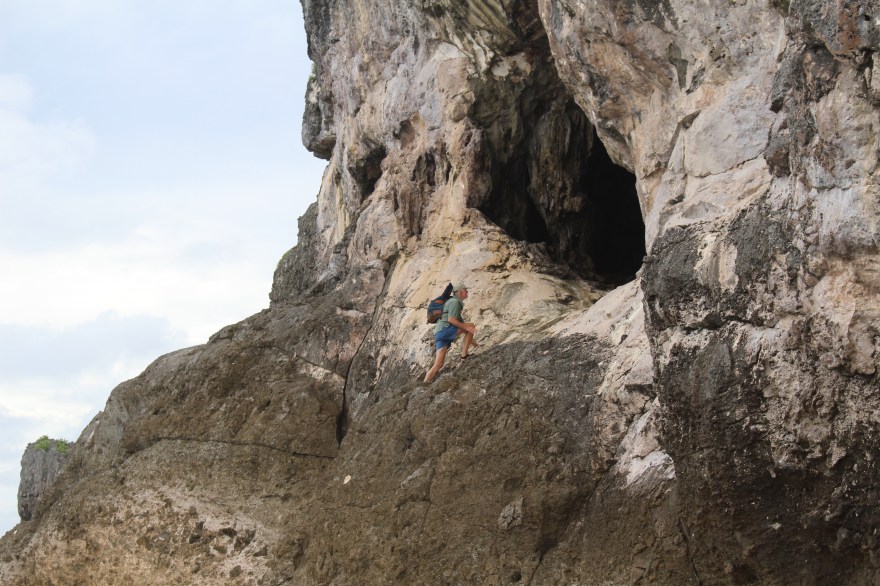 Niue Bill Goes Caving2