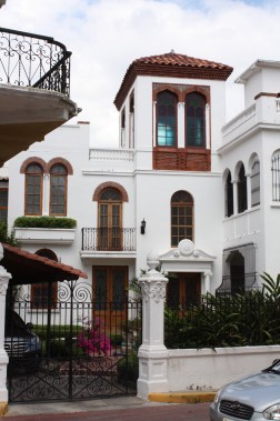 Panama Whitehouse BIG